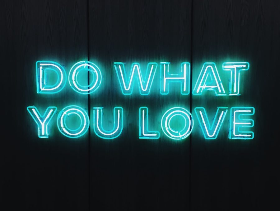 Neon sign "Do what you love"